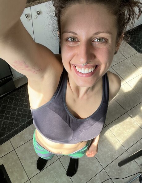 Victoria Liro hot actress archive