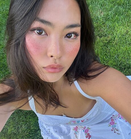 Shannon Zhao erotic star image