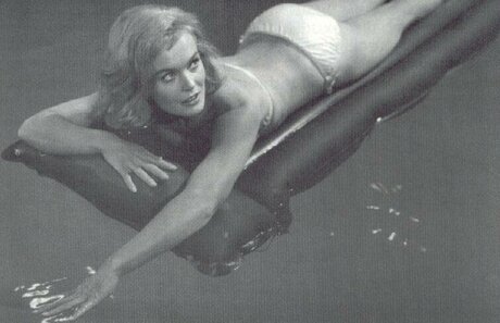 Vintage Sexy Celebs model sex photo