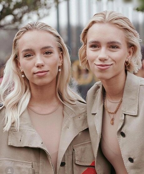 Lisa und Lena pornstar exclusive image