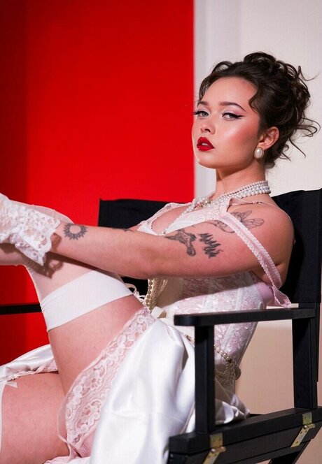 Enina24 exclusive pornstar pictures