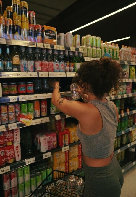 Enina24 naked model pic