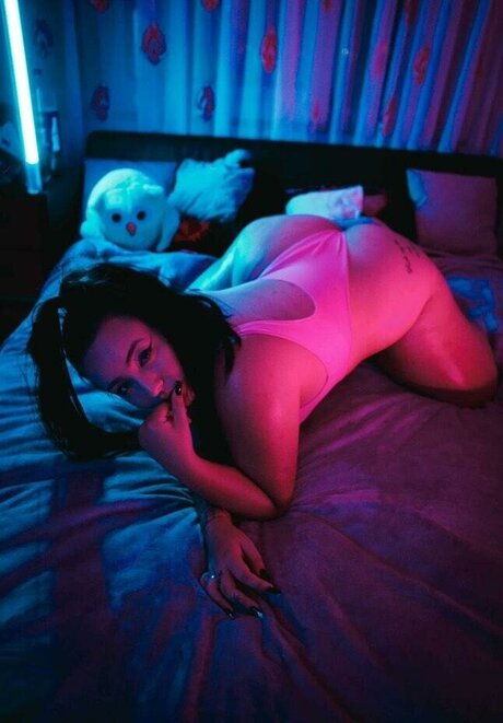 Ellyyelly model high quality picture