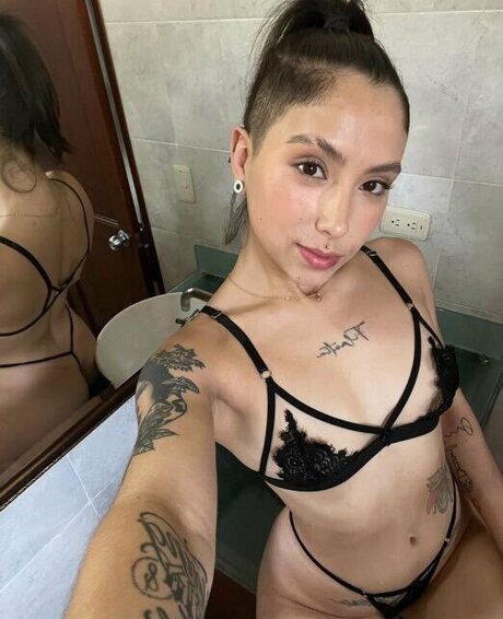 LupeHikari erotic pornstar archive