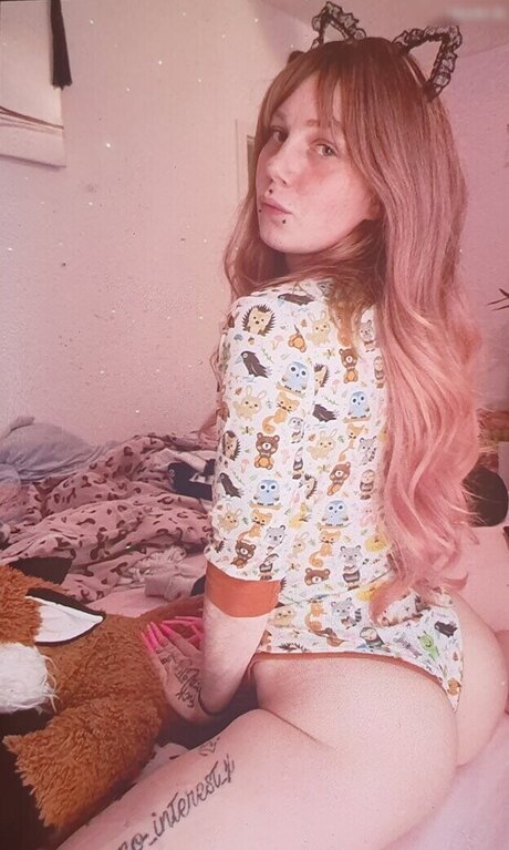 x no interest x pretty model img