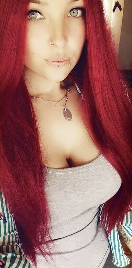 Flashinaa star hot photo