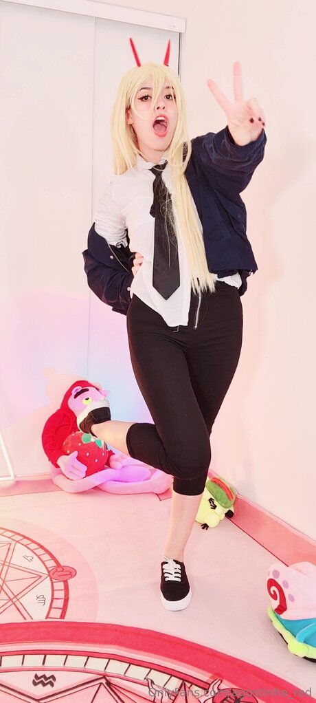 Agostinha Red star sexy gallery