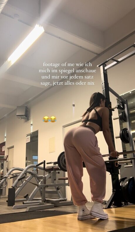 Lya Aylin pornstar naked pics