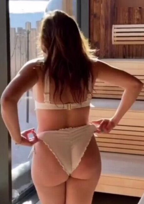 Yvonne Pferrer hd star photo