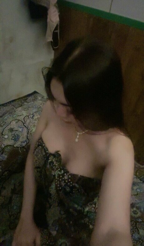 Olivea Hadid hot pornstar images