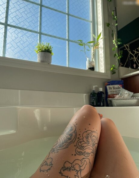 VibingWithVal hd model photos