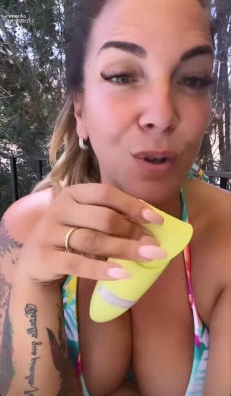 petite feet onlyfans free nude image