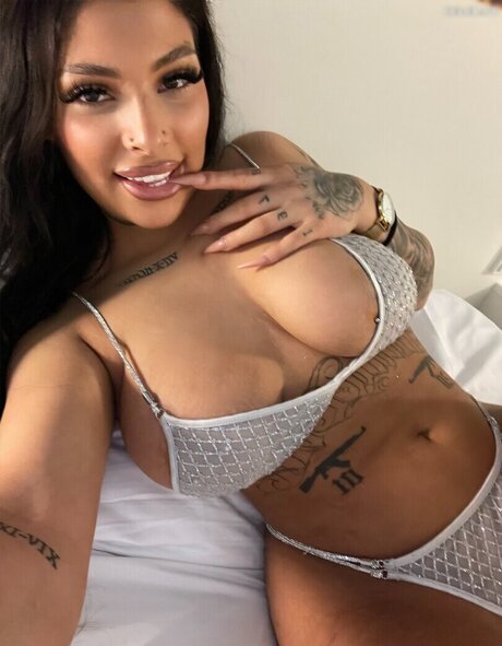 silaaabaeee star pornographic photos