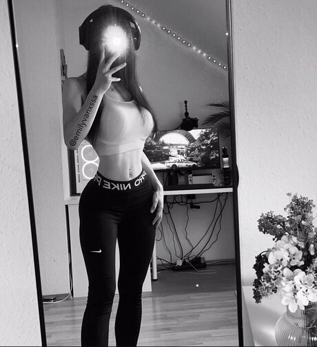 emilyvanxssa pornographic star img