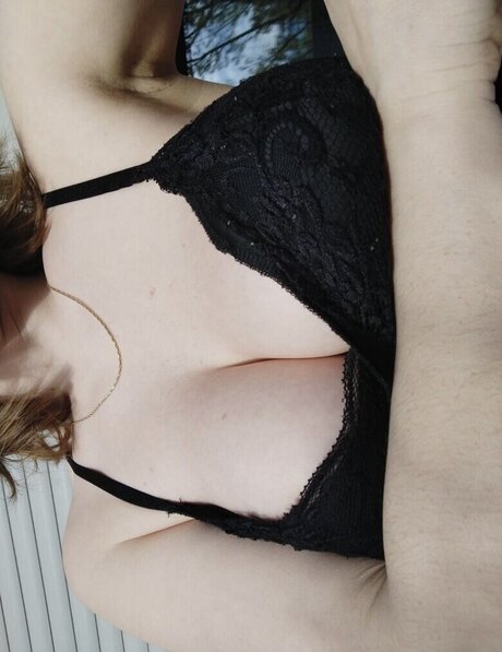 eAngi02 nude model gallery