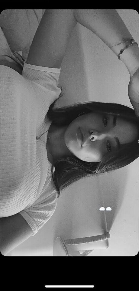 Clarissa Bea model hot images