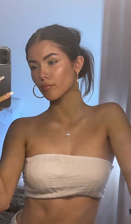 Clarissa Bea naked pornstar picture