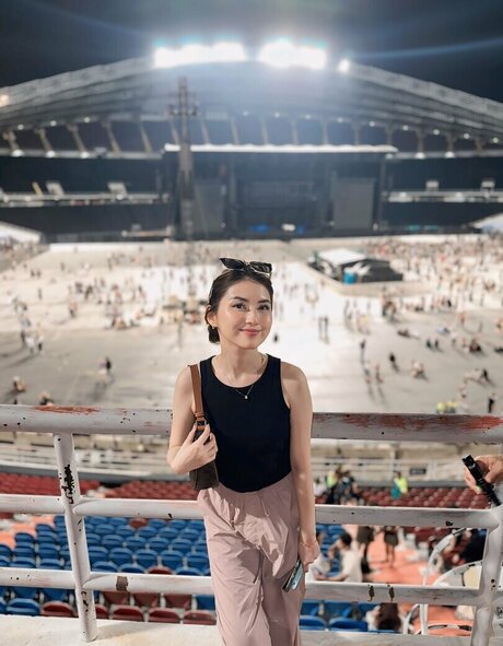 Swansage model sexy gallery