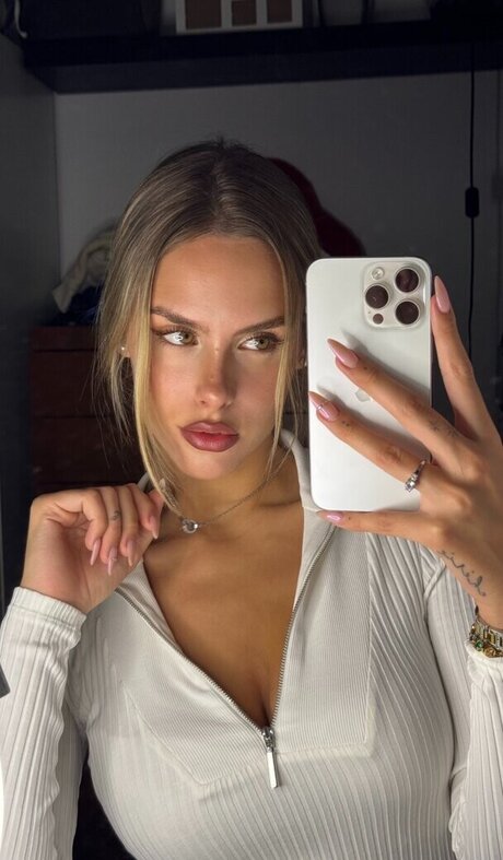 Elisa Pellegrino sex actress gallery