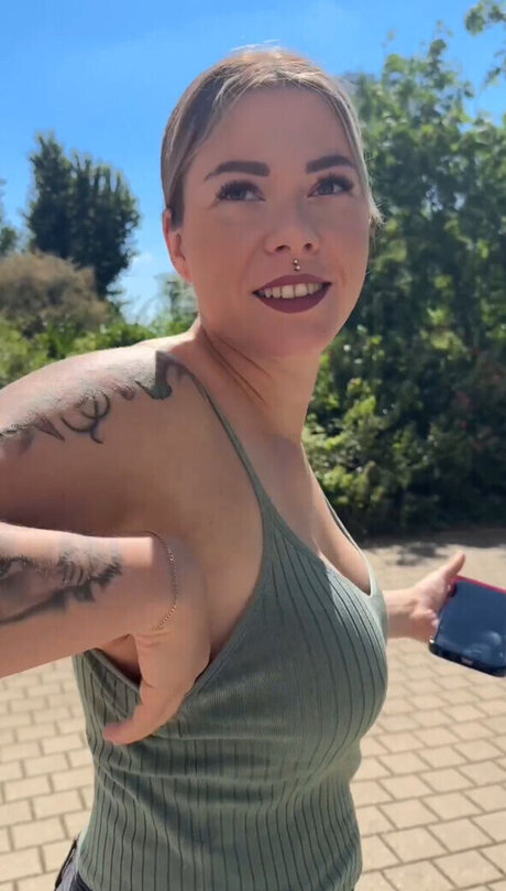 Die Meedtis star porn galleries