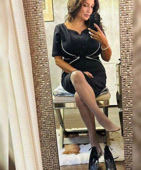 latinaseven7 high quality model pics