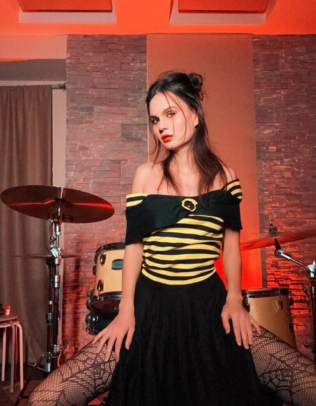 Tonya Rozatti art model galleries