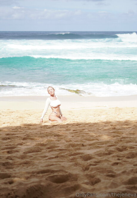 Jeneva From PARiTY naked model image