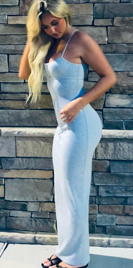 Kamryn Dockery nude model galleries