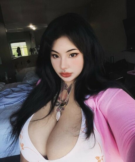 Sobaroll adult model photos