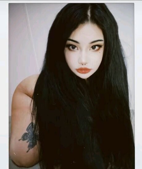 Sobaroll model adult pictures