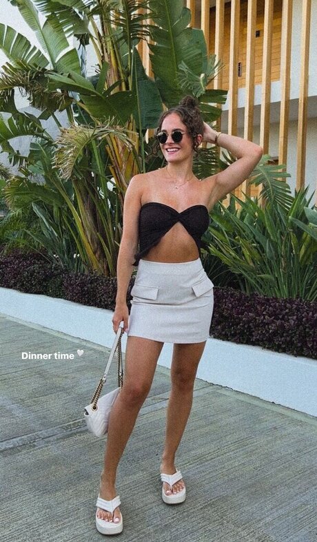 lara emilia nice model photo