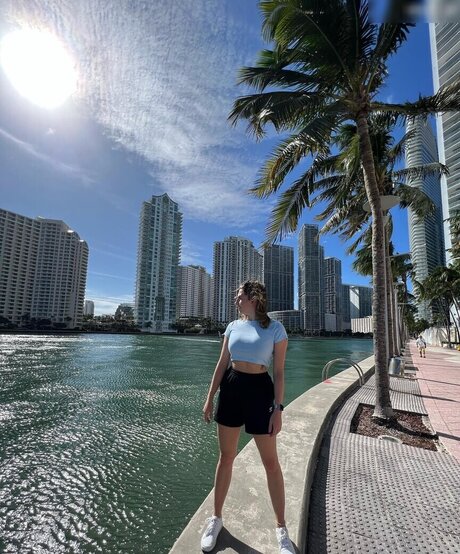 Lexi Si ziehl abegg nude actress pictures