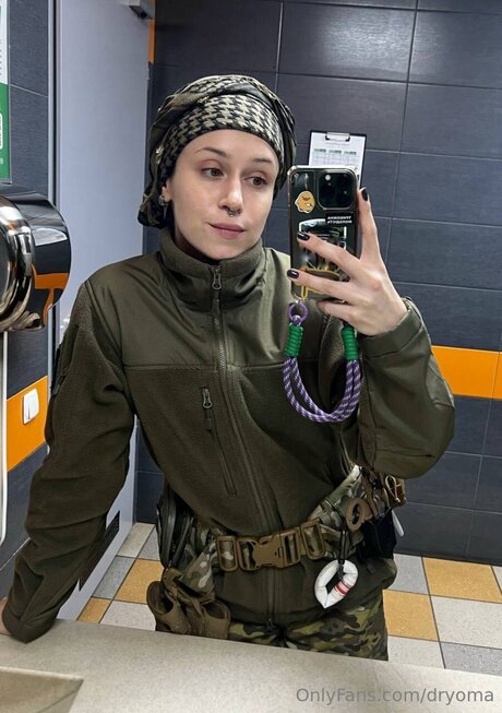 dryoma pretty pornstar galleries