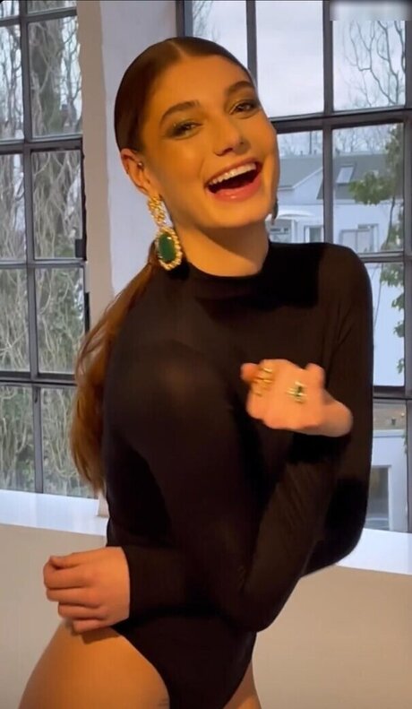 Sarah Posch pornographic star images