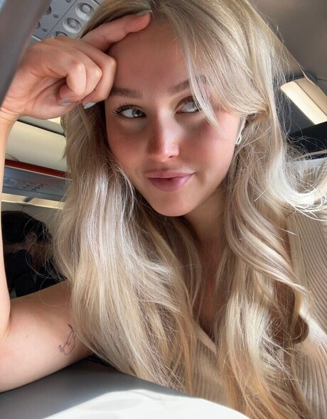 Cirizzle hot star photos