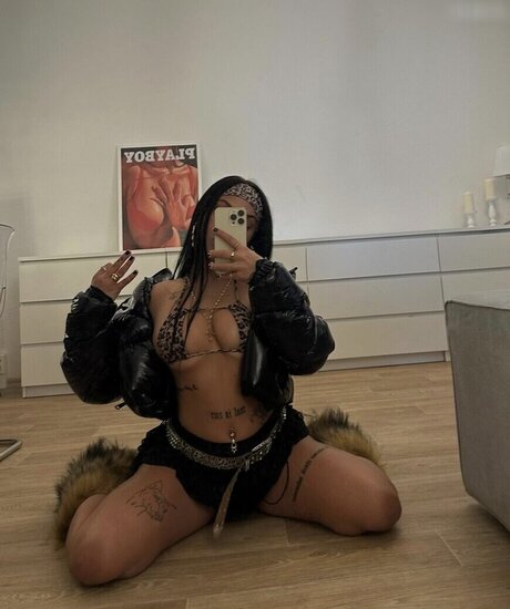 Josiirn model nice picture