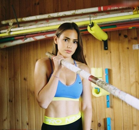 Clara Ferna ndez art model photo