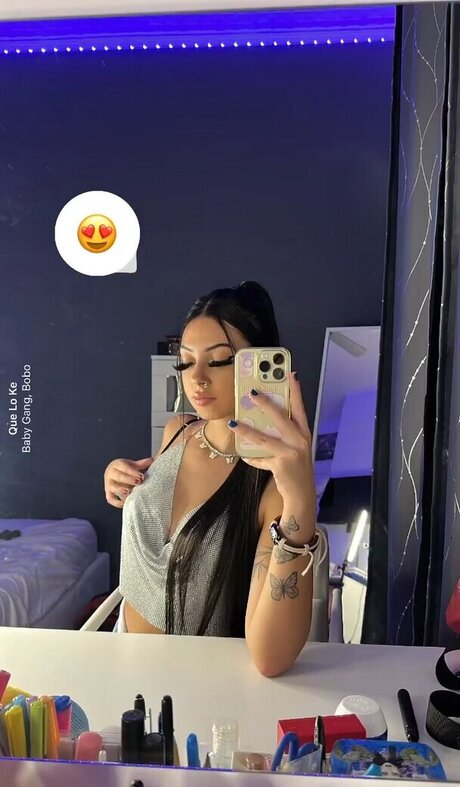 eating onlyfans hot naked images