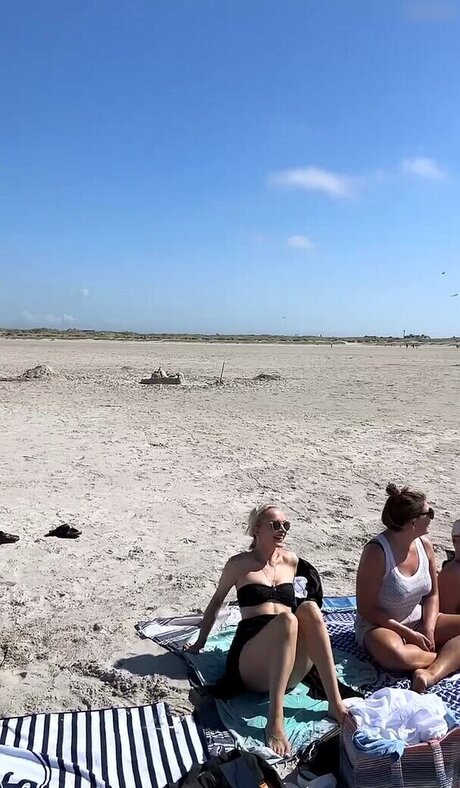 Janin Ullmann hot actress galleries