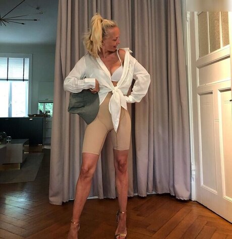 Janin Ullmann model best img