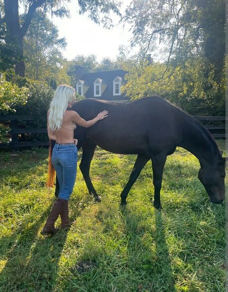 Lauren Emily Castle exclusive pornstar image