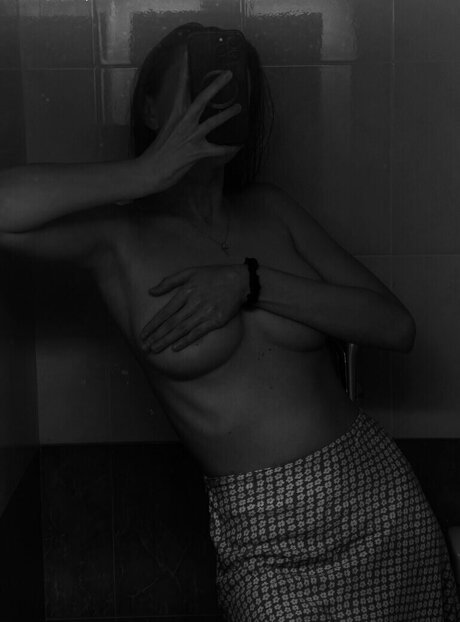 Yapishukino free pornstar img