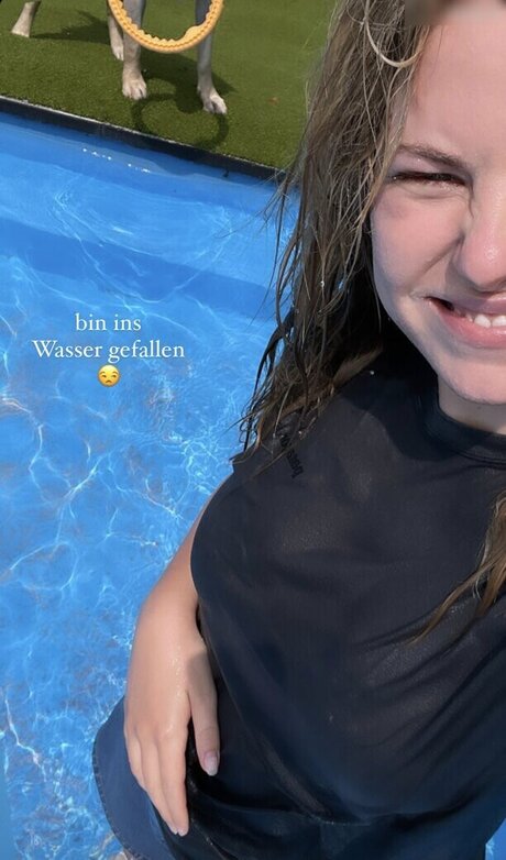 KellyMissesvlog nude star pic