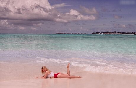 KellyMissesvlog high quality actress pictures