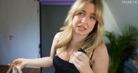 milf wife onlyfans naked picture