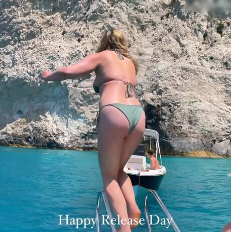 KellyMissesvlog star nudes images