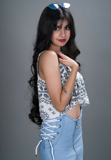 Aishwarya Harishankar free model images