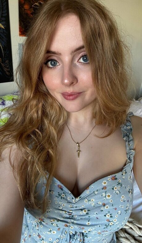 Krysttl star pornographic image