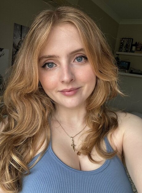 Krysttl porn model photos