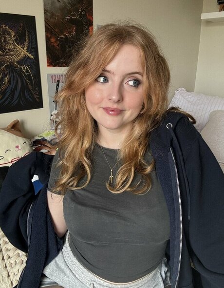 Krysttl model porn photo